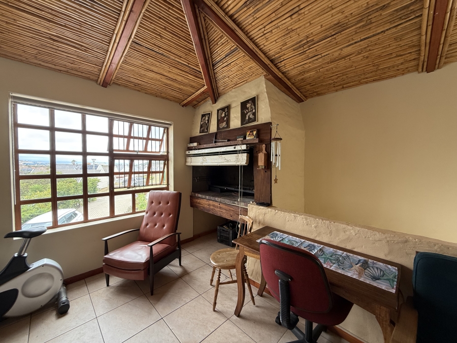 4 Bedroom Property for Sale in Vakansieplaas Western Cape